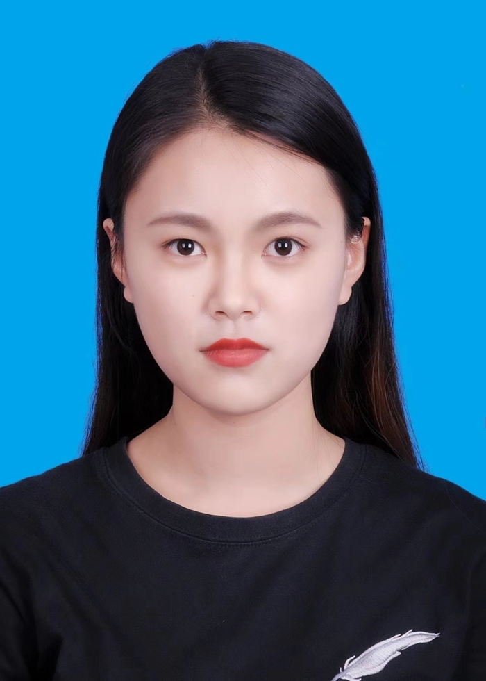 房佳琪.jpg