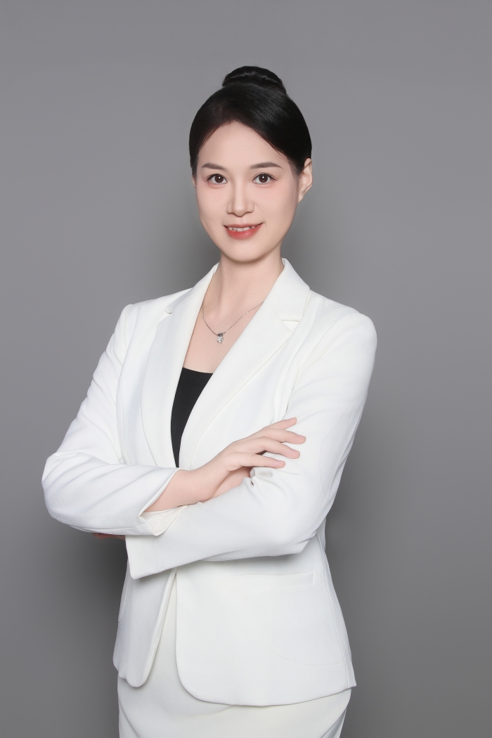 赵盼盼职业照.jpg