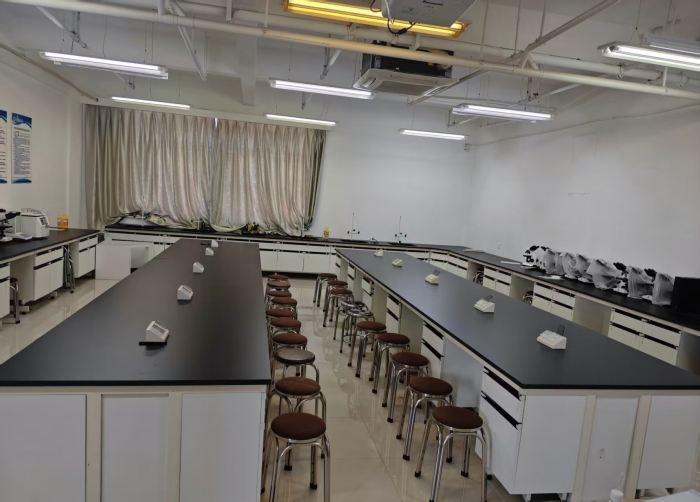 1303医学检验实训室