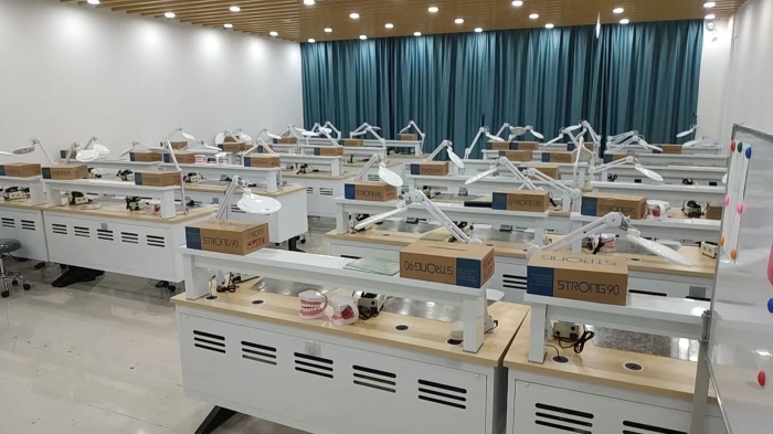 910口腔技工技术实训室